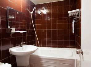 Ruei Gung Business Hotel