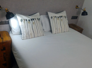 The Lights City Rooms