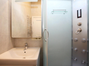 Tverskaya Street (Тверская Стрит) на улице Нижняя 5