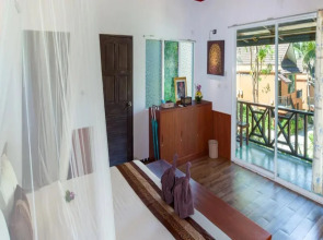 Phi Phi Long Beach Resort & Villa