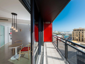 Radisson RED V&A Waterfront, Cape Town