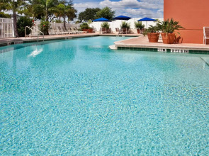 Holiday Inn Express & Suites Nearest Universal Orlando by IHG