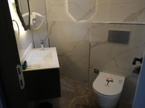 The Pearl Airport Hotel