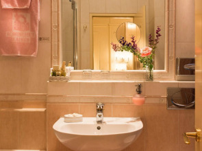 Schlosshotel Römischer Kaiser