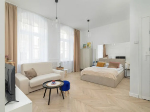 Comfy Apartment Opolska by Renters