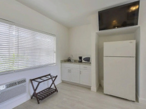 Sea Beach Plaza - Near Jungle Queen Riverboat