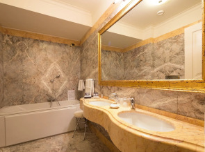 Grand Visconti Palace