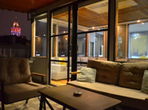 Unver Galata Apart