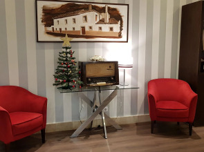 Santa Cruz Village Hotel