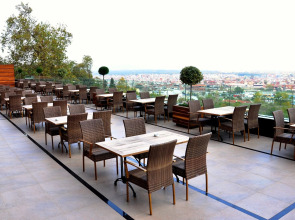 Celik Palace Hotel Convention Center & Thermal SPA