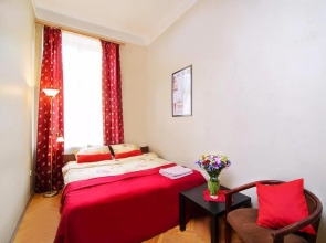 Hollywood Home Hostel