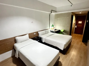 Travelbee Seaside Inn