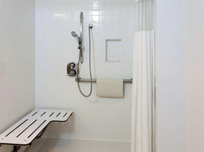 Ramada Plaza by Wyndham West Hollywood Hotel & Suites