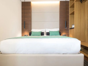 Dominic Smart & Luxury Suites Parliament