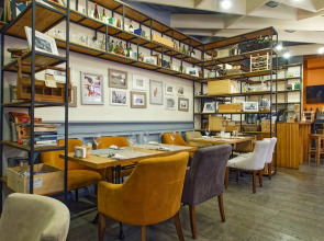 MINIMA Красные ворота