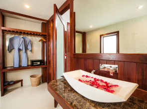 Howard Johnson by Wyndham Phuket Naiyang