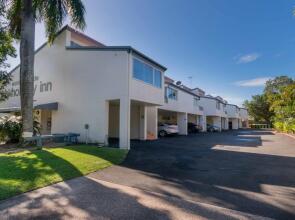 Noosa Parade Holiday Inn