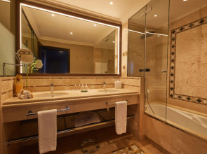 Gran Hotel Atlantis Bahia Real G.L.