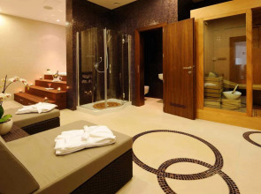 Roset Hotel & Residence