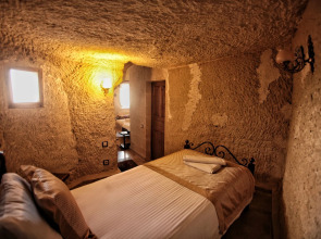 Emit Cave Hotel