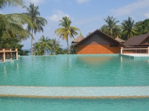 Charm Churee Village