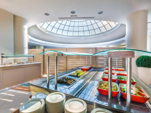 Kipriotis Hippocrates & Maris Suites