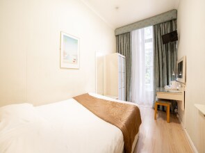 Отель Amsterdam