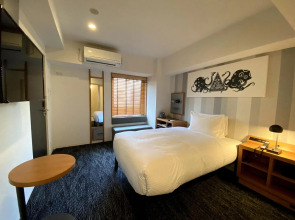 Umedaholic Hotel