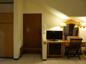 Puri Naga Beachfront Cottages