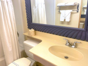 Ramada by Wyndham Los Angeles/Koreatown West