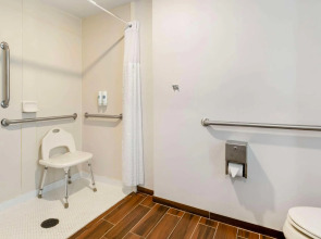 Comfort Suites East Brunswick - South River