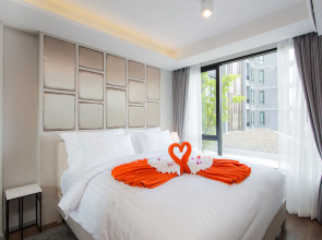 6th Avenue Surin Beach