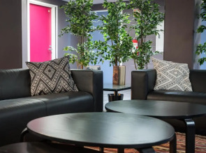 The Rooms Airport - 20Rooms