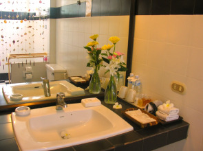 White House Beach Resort And Spa