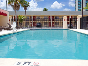 Super 8 by Wyndham Orlando International Drive