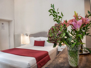 Terrace Pantheon Relais