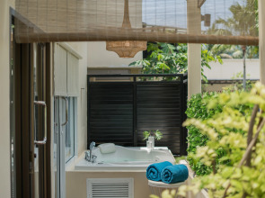 Burasari Phuket Resort & Spa