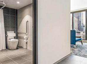 Holiday Inn Express Melbourne Little Collins by IHG