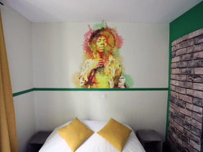 Отель Absolute Paris République