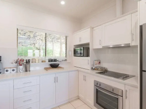 131 Your Vineyard Home in the heart of the Vale