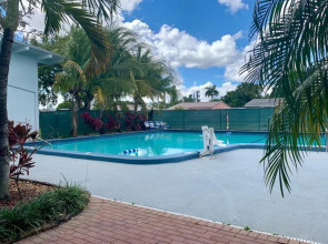 Hollywood Gateway Inn