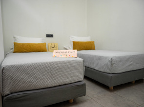 Отель Amphitryon City