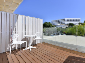 Napa Mermaid Hotel & Suites