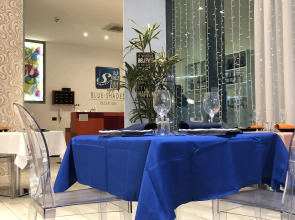 Blue Shades Aparthotel