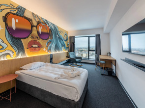 Отель Campus 90