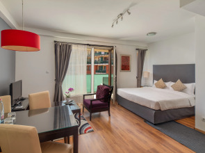 Escala Hotel & Suites