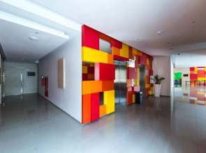 Zuri Express Mangga Dua