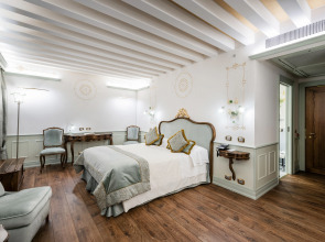 Отель Monaco & Grand Canal