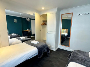 Smart Hyde Park View - Hostel