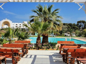 Cyclamens Hotel Mechmoum